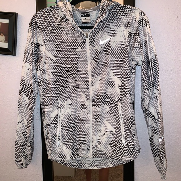 Nike windbreaker - Picture 1 of 5